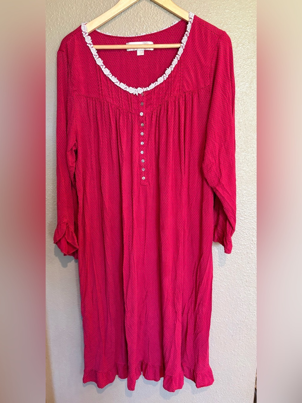 Eileen West Women's Size L Soft Red Lace-Trim Button Front Nightgown